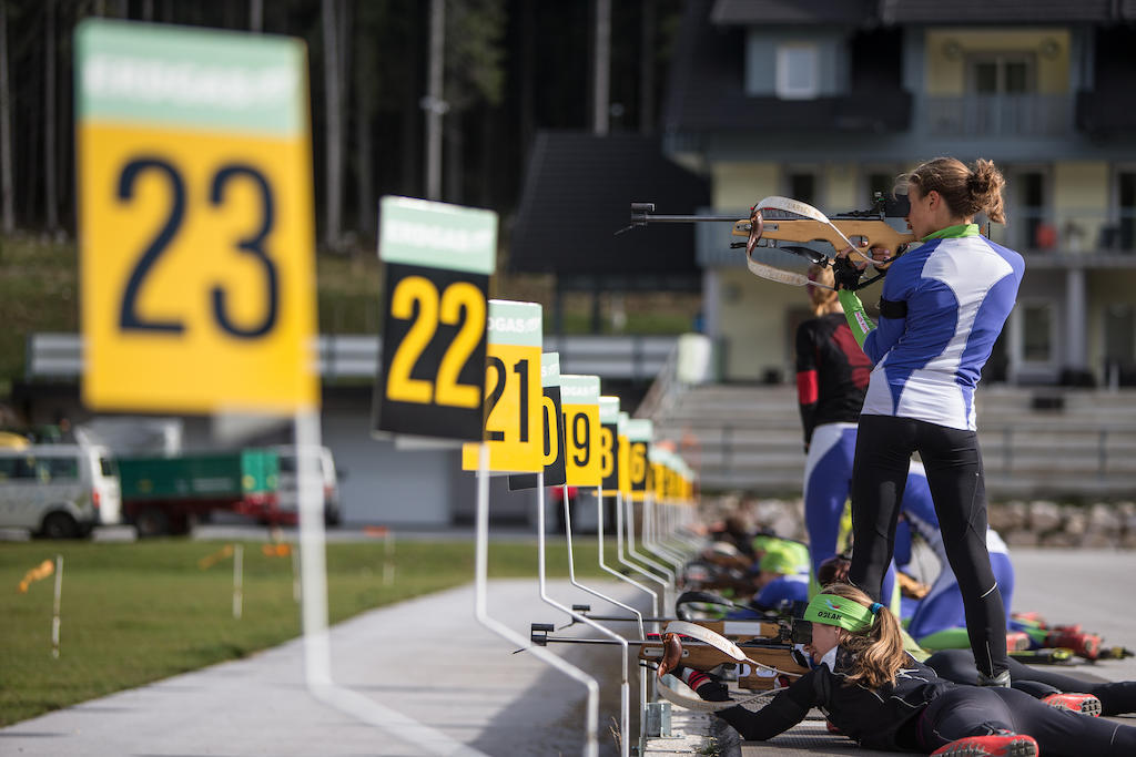 ホテル センター Pokljuka ゴレンスカ地方 エクステリア 写真